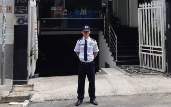 Bảo Vệ Công Ty, Văn Phòng